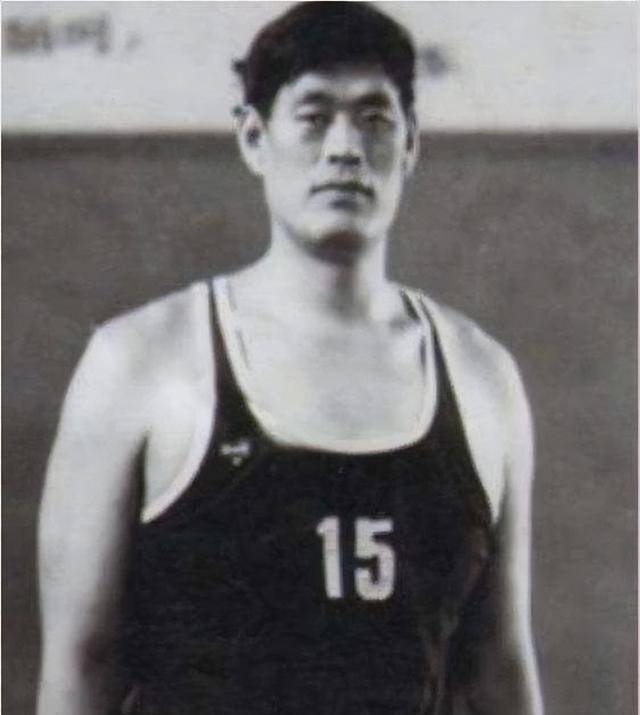 2008年穆铁柱病逝儿女都是正常身高都没有继承父亲的事业