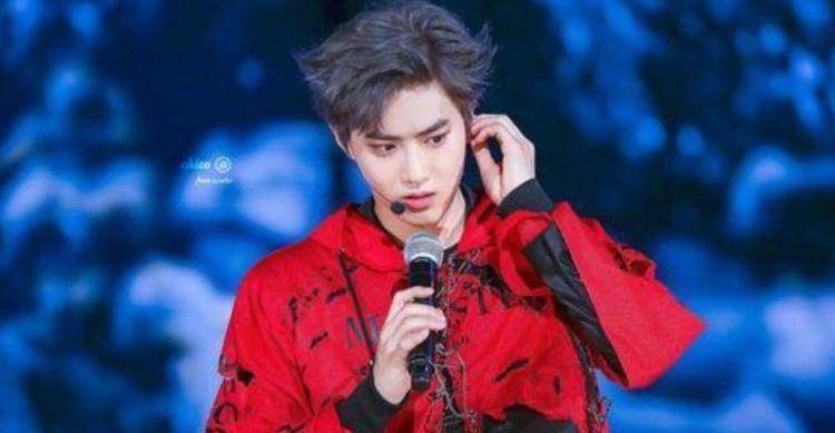 原创当年那个单手接刘德华奖杯满脸不屑的小鲜肉如今怎么样了