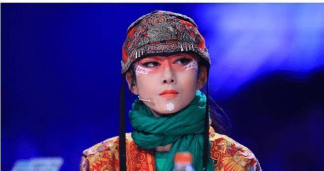 原创杨丽萍的照片素颜让人惊讶网友太真实了吧