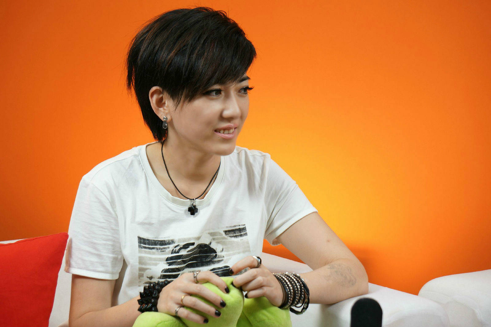 而同样的刘忻也卸任队长,按照往季的发展,应该后续这两位姐姐再成为