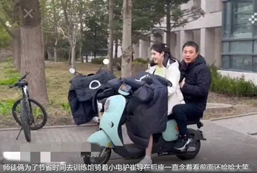 张雨霏万万没有想到因为骑电动车引发争议被网友们疯狂吐槽