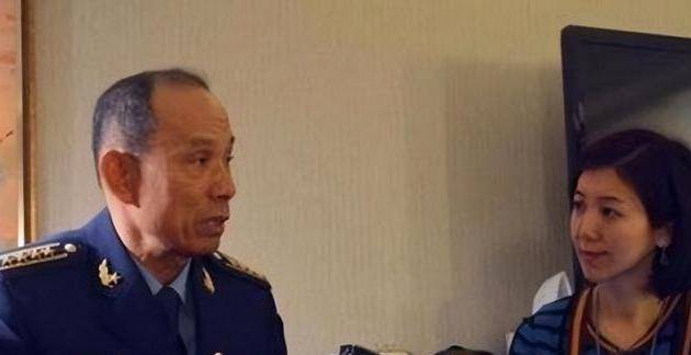 1989年林贤顺驾机回大陆躲过12架战机追击娶美女主持人为妻