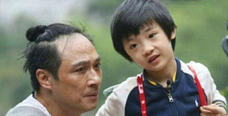 向佐和吴镇宇儿子费曼约饭火了,互相告诉对方真的非常尊重你爸爸