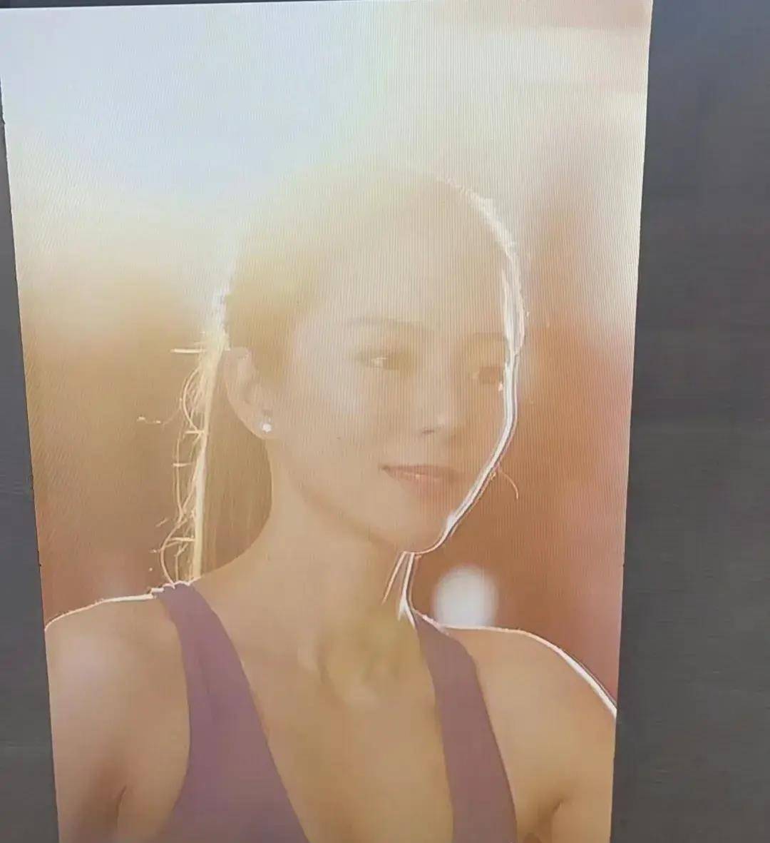 原创太炸裂85岁范曾宣布结婚女方正脸曝光好年轻身份被扒不简单