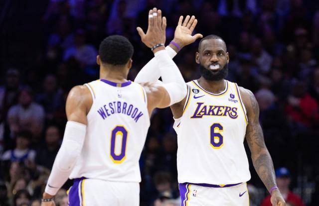 原创詹姆斯太无情美媒曝威少交易细节被当做工具效果不好就抛弃