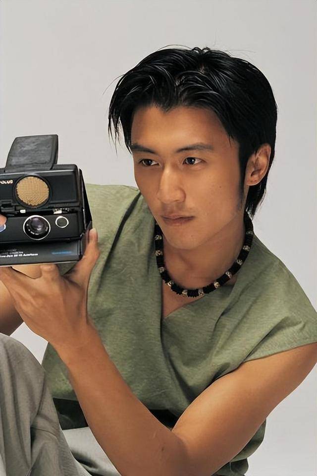 留长发的男星,不剪短发的原因只有一个:怕你心动_五官_言承旭_小时候