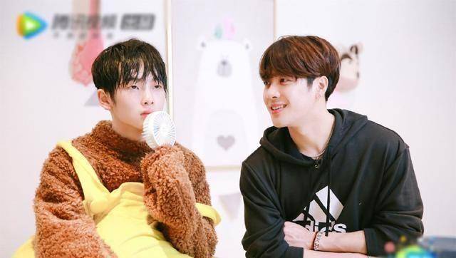 好灯,盖好被子,还要给他们讲故事,不知道有没有粉丝想要魂穿哈琳的呢?