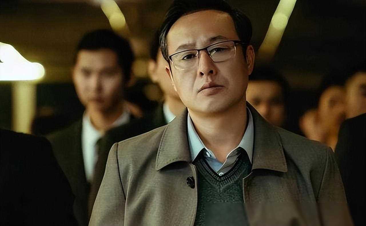 金融圈顶流新剧刷爆全网52岁叔圈大佬再掀热潮