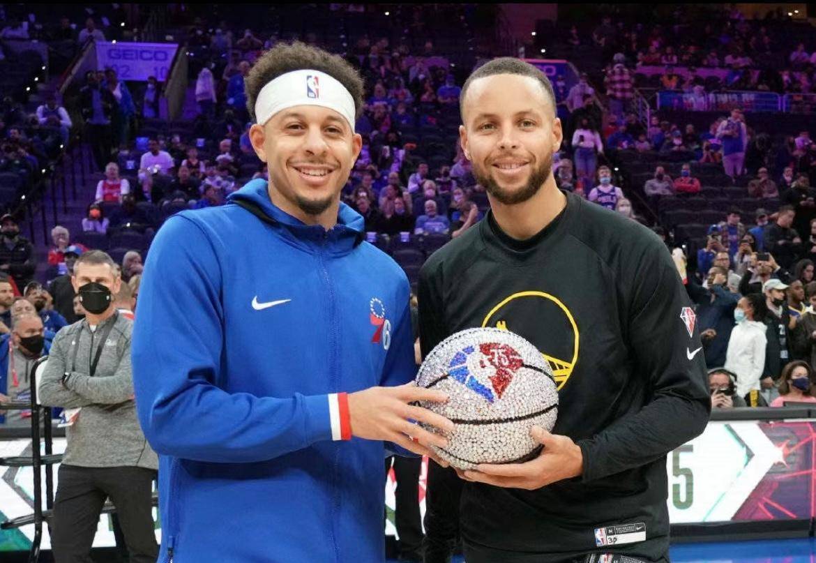 原创不待了再见夏洛特黄蜂后卫拒绝新合同名记库里兄弟将合体