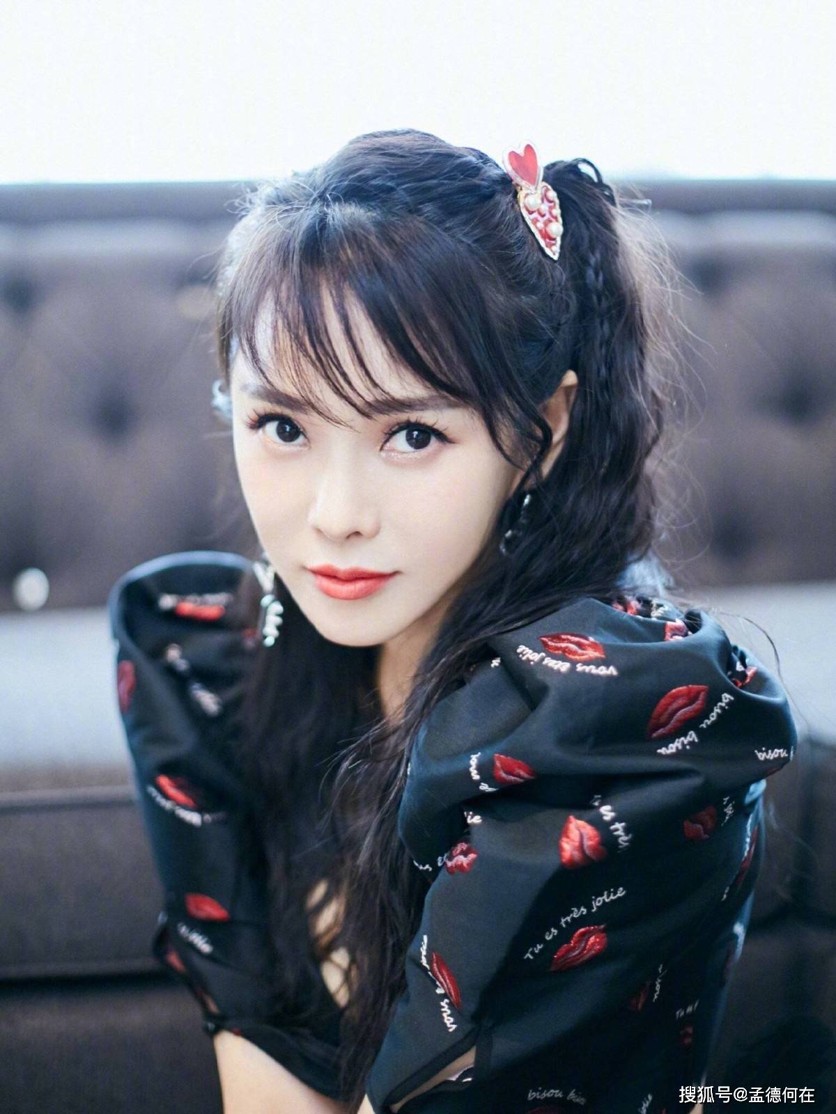 原创这谁能顶得住呢伊能静这尤物身材真叫人窒息啊