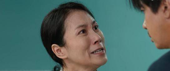 影视化短片上线,温峥嵘的表现浮夸到极致,表情又凶又狰狞,瞪眼咆哮