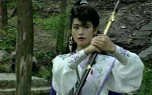 原创她是白眉大侠中最强的女剑客深受徐良尊敬曾战平过夏遂良