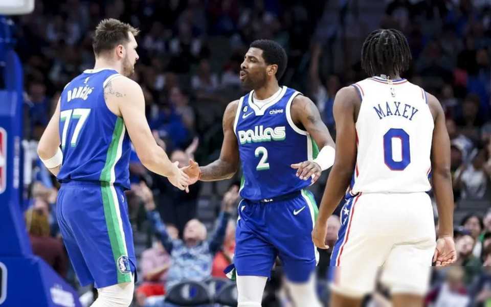 东契奇携新援爆发独行侠三巨头闪耀达拉斯