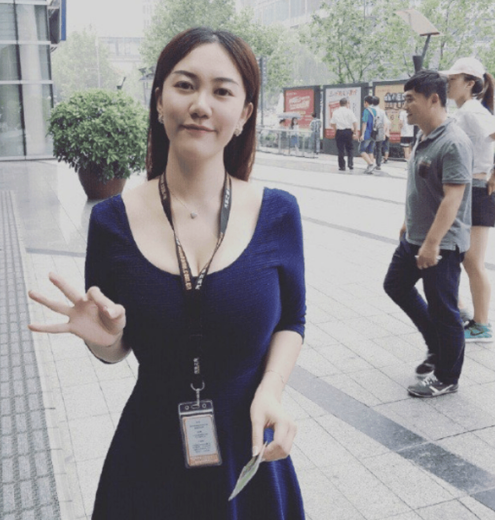 原创86岁书画家范曾娶34岁电台主播徐萌曾送一辆法拉利