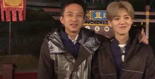 原创邓超真把鹿晗当儿子了拍照姿势引爆笑老父亲既视感太强烈