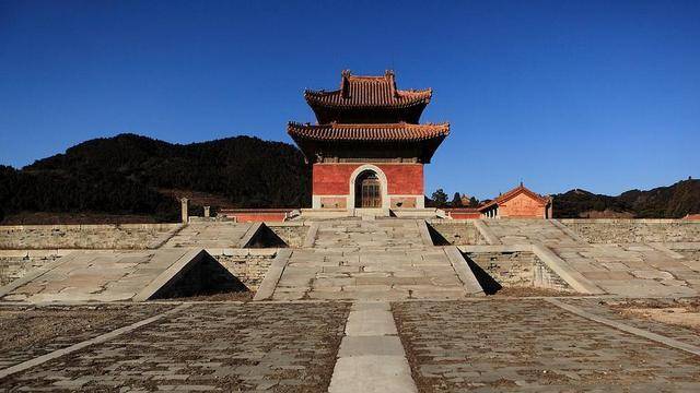 原创小人物却有大动作用自制钥匙打开皇陵白天弹棉花夜里盗皇陵