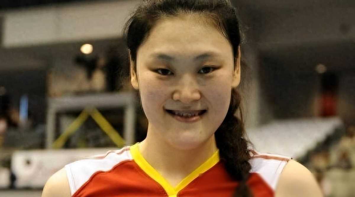 原创巅峰时暴打日本女排王一梅今生活如何不再担任主力位置