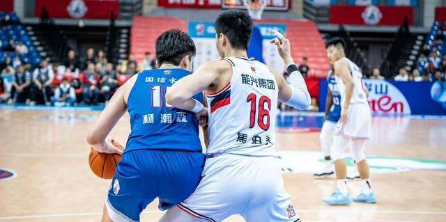 广州队险胜青岛,系列赛首战胜利_布朗_比赛_得分