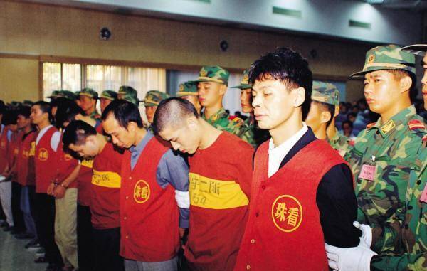 在监狱蹲了10年后,2008年,因其表现良好,胡济舒被释放.