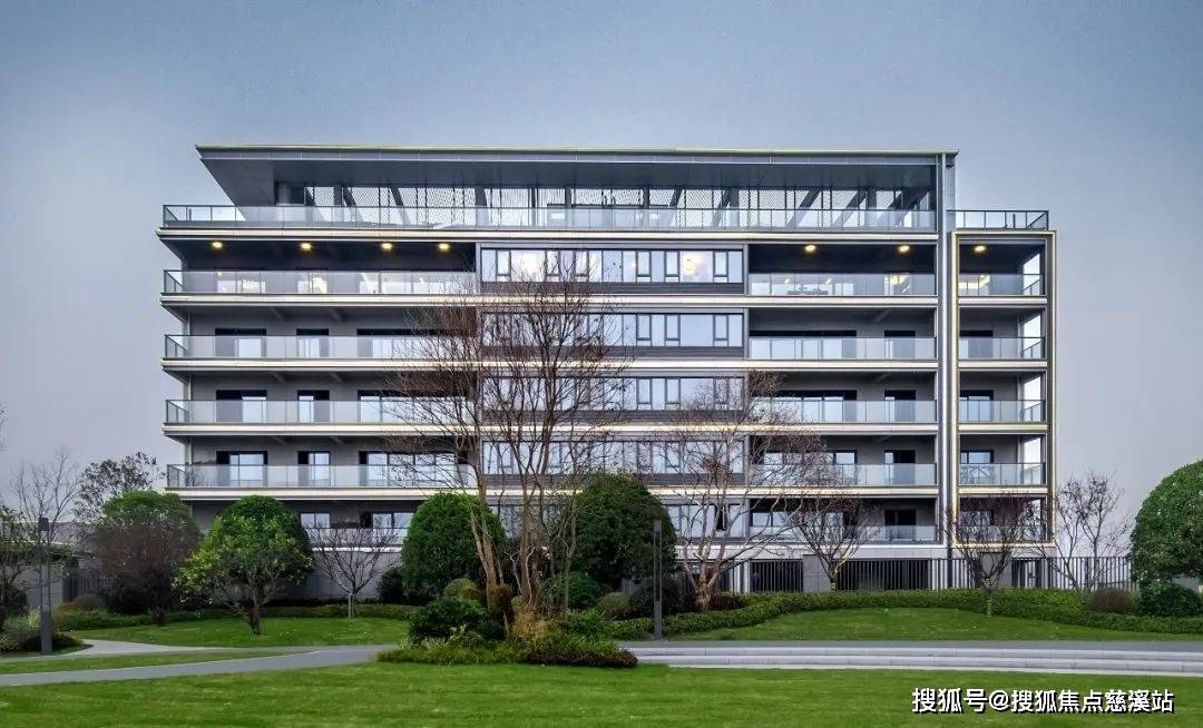 桂花城,开洋房先河,立品质标杆;青竹园,斩获"亚洲十大豪宅"称号;凤起