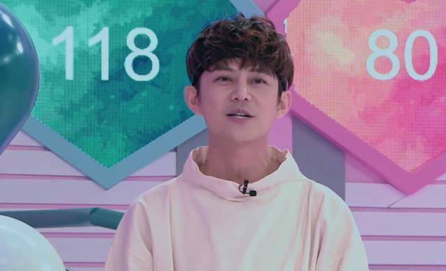 费启鸣贴花瓣一丝不苟网友都看得心动沈月表情泄露了她的心思