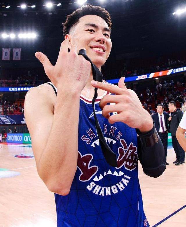 北汽不招玩家打北汽!愤怒得分17分6助的惊人表现,呼米:感谢北汽_李天