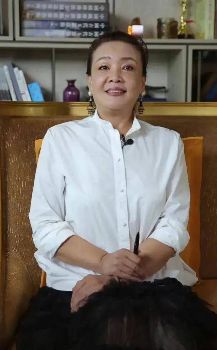 张兰回归直播中再次提及汪小菲婚事称双喜临门喊话大s