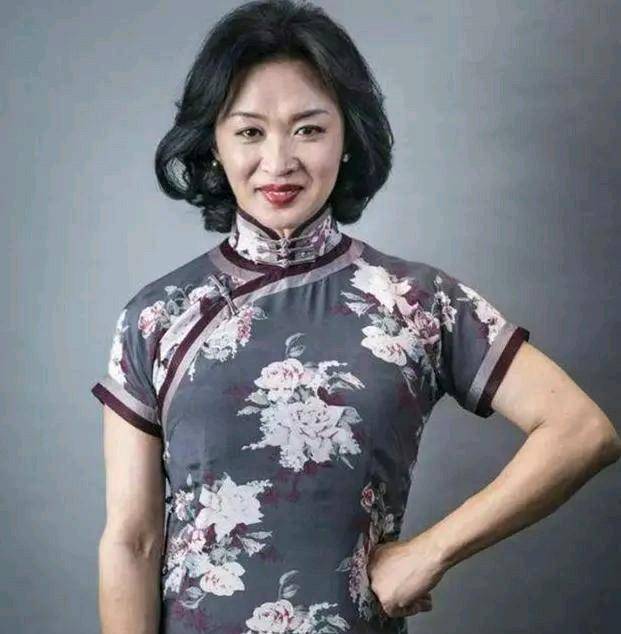 金星的传奇人生娶过女人最后嫁给了男人如今生活幸福美满