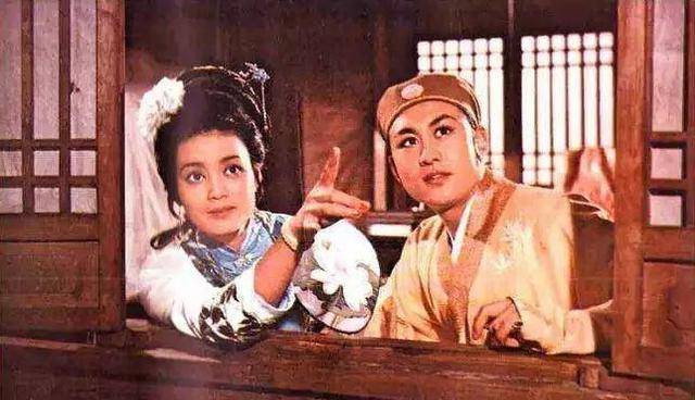 杜十娘怒沉百宝箱,看似决绝到了极点,实际上也是无奈之举_李甲_财富