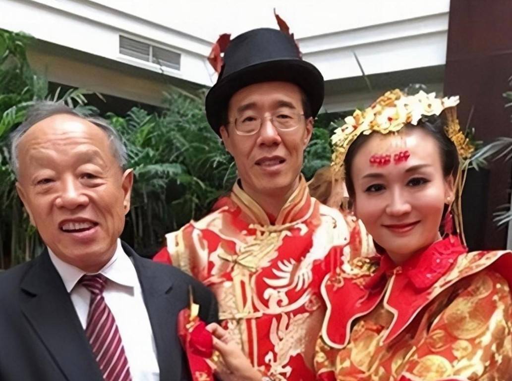 曹晴为嫁美国丈夫放弃大好前途挨打受饿也不离婚如今怎样