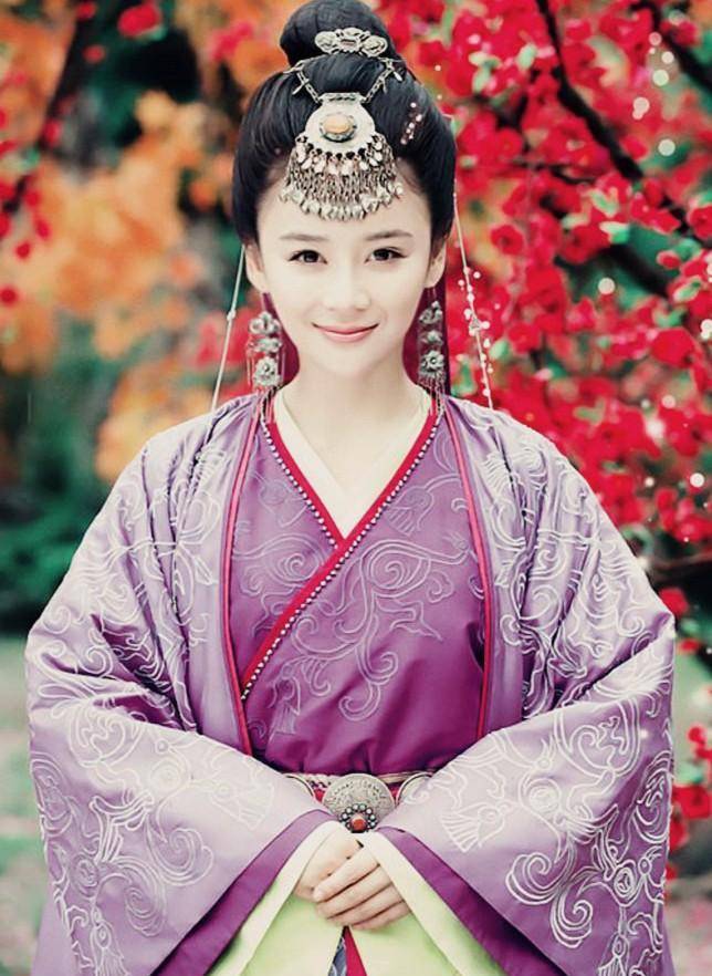 原创同是眉间花钿妆刘亦菲毁形象孙俪显黑章子怡最惊艳