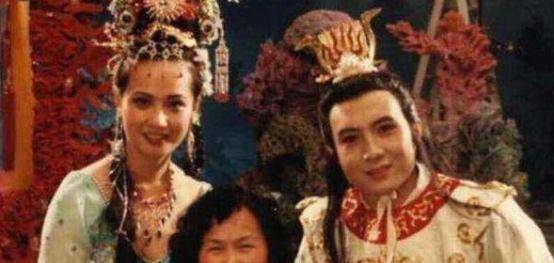 西游记》,86年版的堪称经典之作,剧中出现了很多美丽的角色,比如嫦娥
