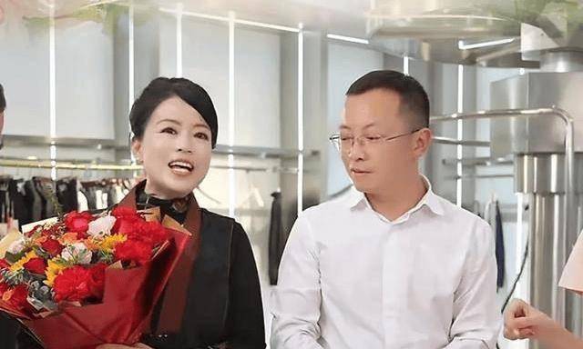 柴桑在九江找到一样东西流着泪收起来没给许敏看怕勾起伤心事