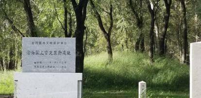 宁谷塔位于我国北部边境.