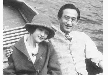 在此之前,张幼仪应徐申如要求,与七弟景秋,八弟禹九一起经西伯利亚