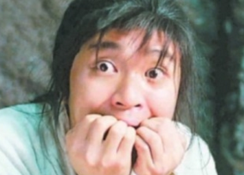 爆笑段子:和朋友去饭店,捡到一部手机,一位妹子过来找手机……_自拍