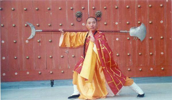 原创少林寺中厉害的武僧曾因少林出手签下生死状后一掌秒敌