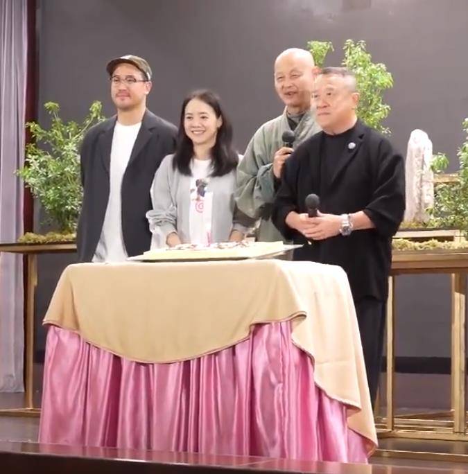 曾志伟生日举办慈善斋宴两个儿子和大女儿媳妇王敏奕均出席