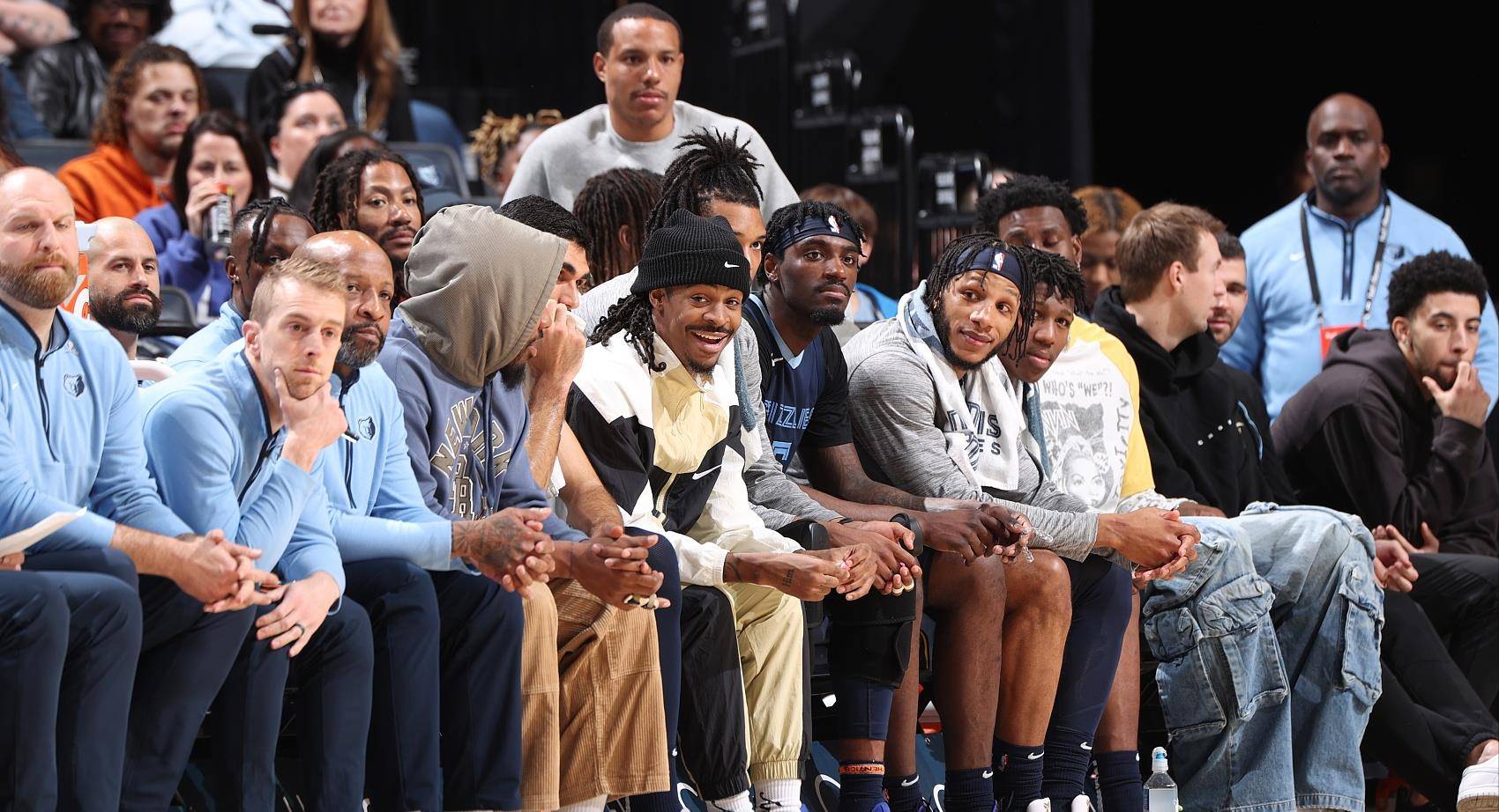 原创洛杉矶华特队无力挽回灰熊队13人受伤湖人队微笑战斗结束进入关键