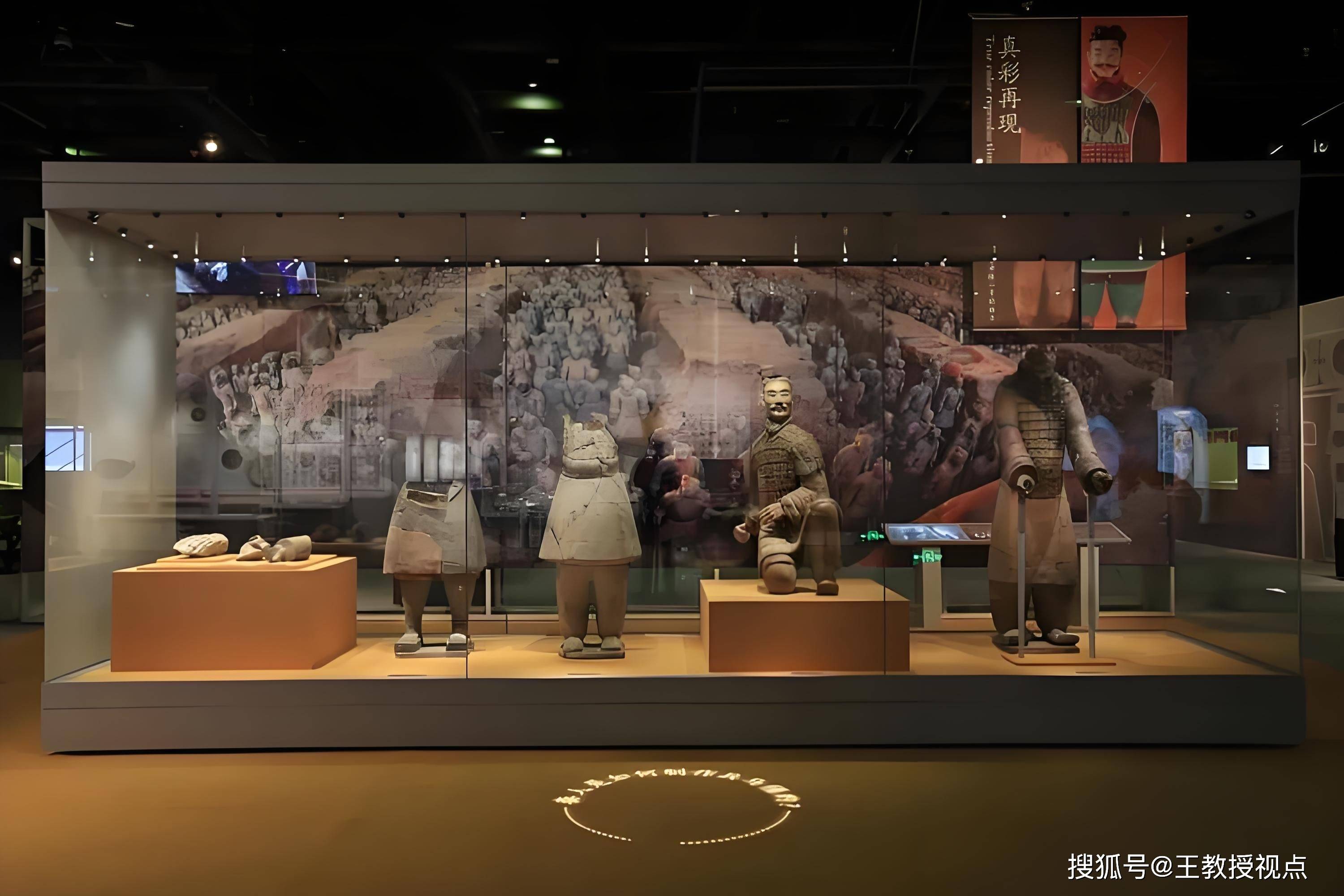 除了丰富的展览,首都博物馆定期举办各种讲座,研讨会等活动.