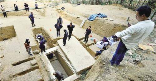 浙江出土丞相墓,1500斤巨棺不输皇室,光棺材板就值1亿,他是谁