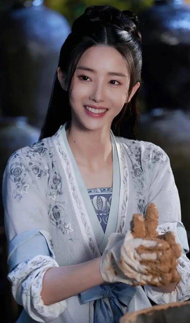 长相古典身材高挑演完赘婿演承欢记换上现代装没认出