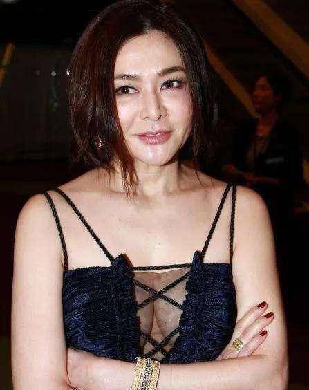 原创富商刘銮雄吕丽君心机最爱非李嘉欣塞春卷乒乓球网球是假的