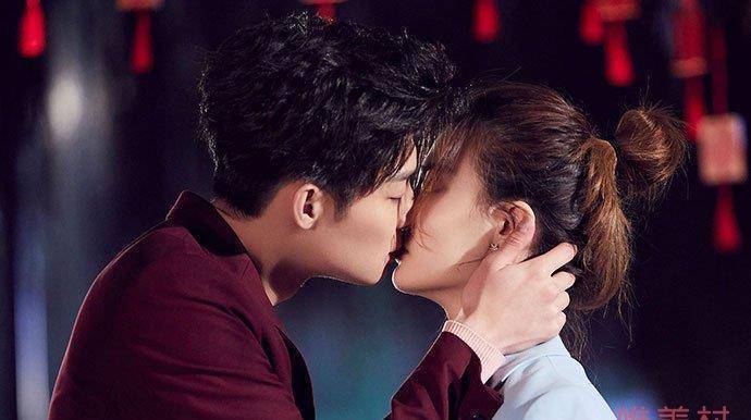 徐璐张铭恩剧照徐璐和张铭恩因合体参加《女儿们的恋爱2》,所以,在