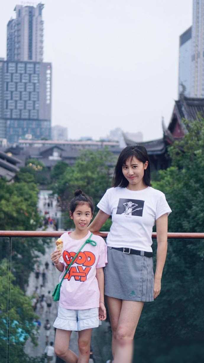 新裤子成都演唱会彭磊分享浪漫爱情故事,感受不一样的音乐之旅