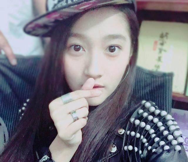 原创关晓彤尝试过很多风格你觉得哪一款适合她