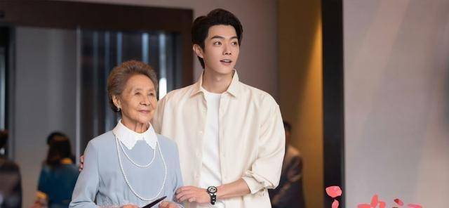 有一天,他们在约会后回到了姚明明的家,麦承欢为了能哄好姚志明,竟然