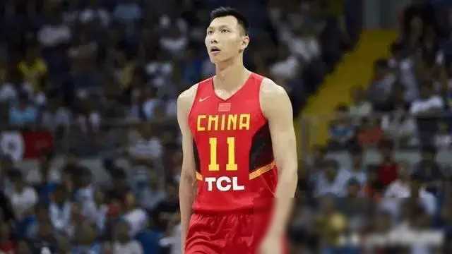 广东队主帅为何不责骂易建联经常看到杜峰在场边发火