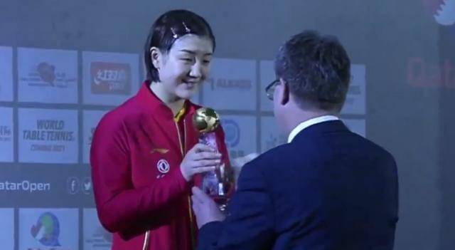 国乒4冠收官樊振东守住最后阵地42霸气夺冠疯狂怒吼庆祝