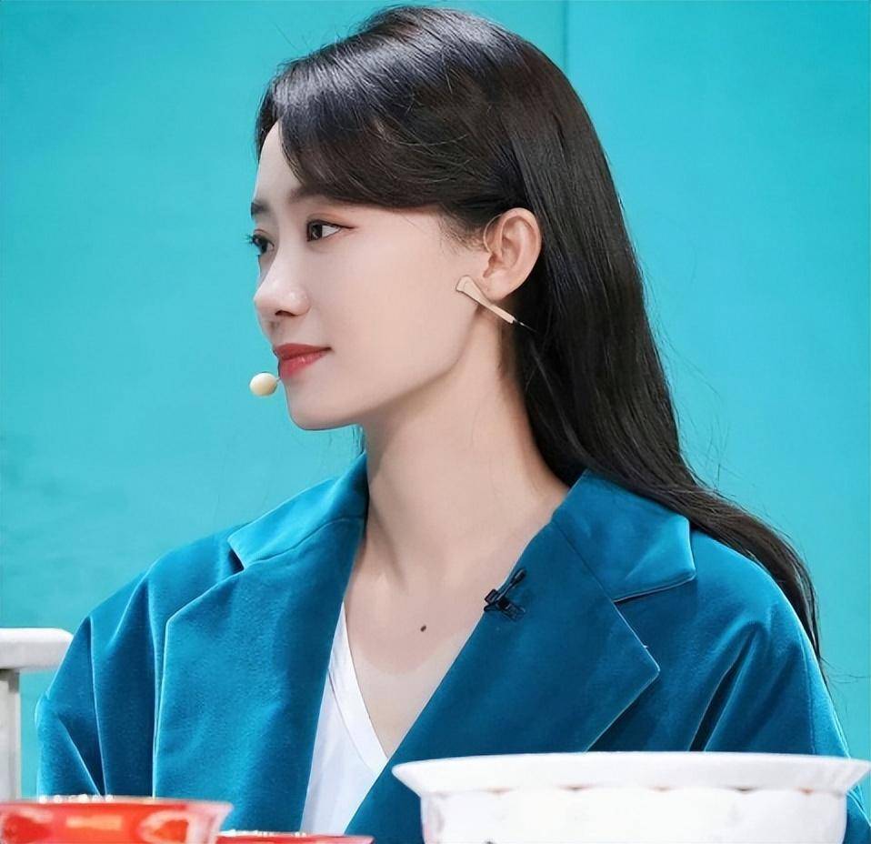 张艺谋又证明了自己眼光,马丽获奖感言引争议_电影_贾玲_观众